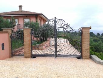 Wrought iron gate made in italy ref Atessa