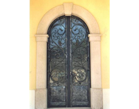 Entrance door in iron