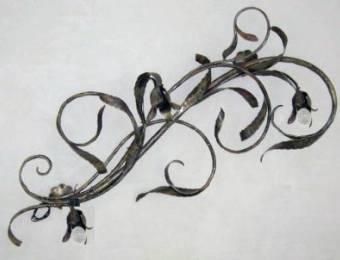 Wall-mounted wrought iron Floral branch with three lightbulbs