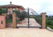 Wrought iron gate made in italy ref Atessa