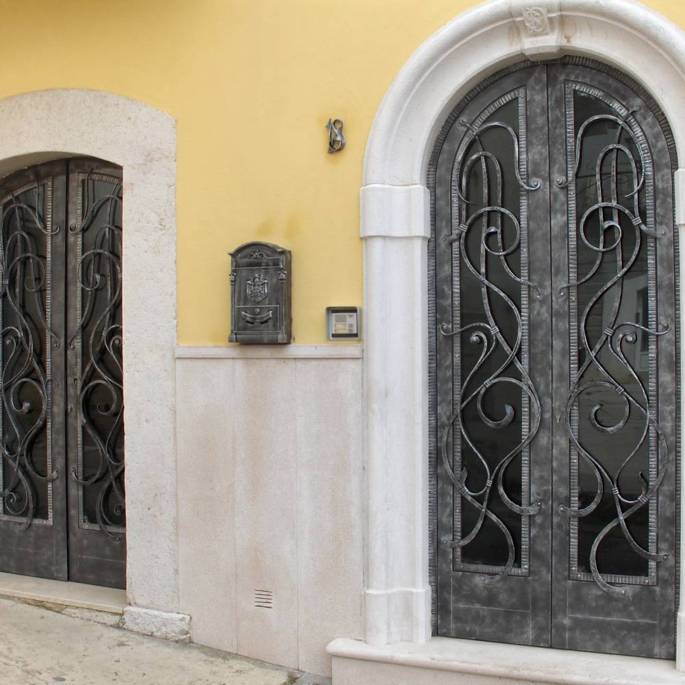 entrance door in wrought iron hand made