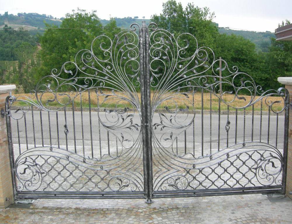 Beautiful wrought iron gate for Villa