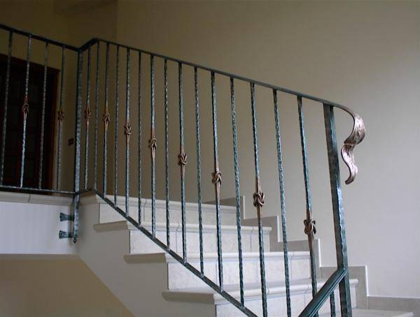 Railing in wrought iron for stairway - hammered work with knots 