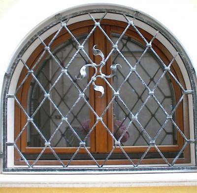 Hand-crafted protective grille