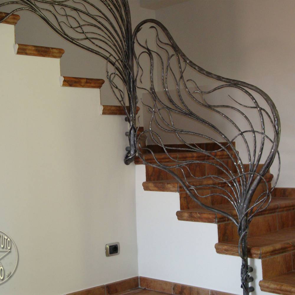 Wrought iron railings for inner scale